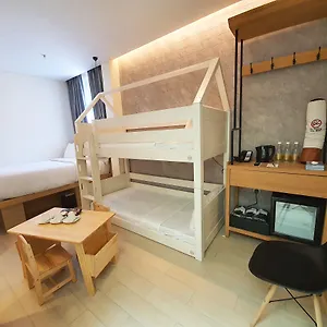 https://hotel-clover-769-north-bridge-road.singapore-best-hotels.net
